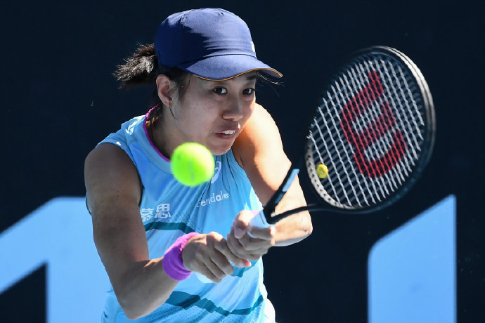 他迅速赢得 他迅速赢得