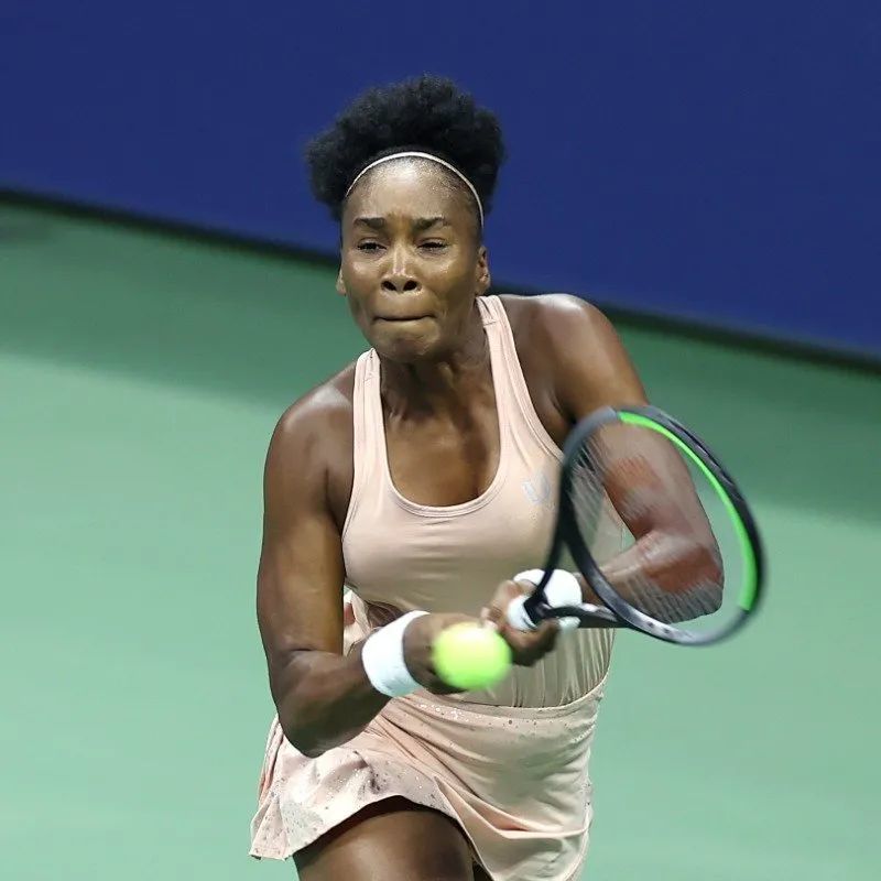 背后透露出 背后透露出