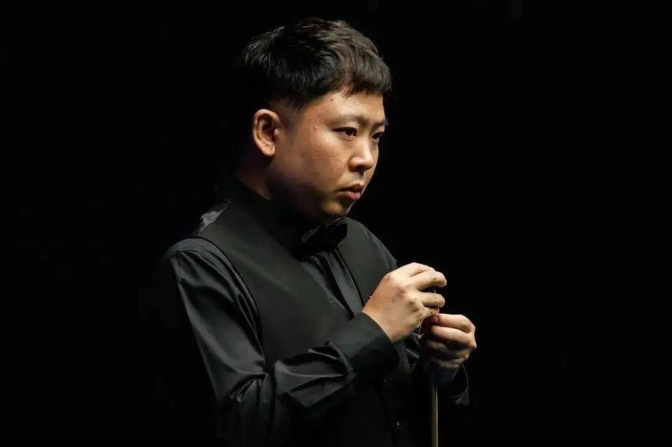 经纪人与中 经纪人与中