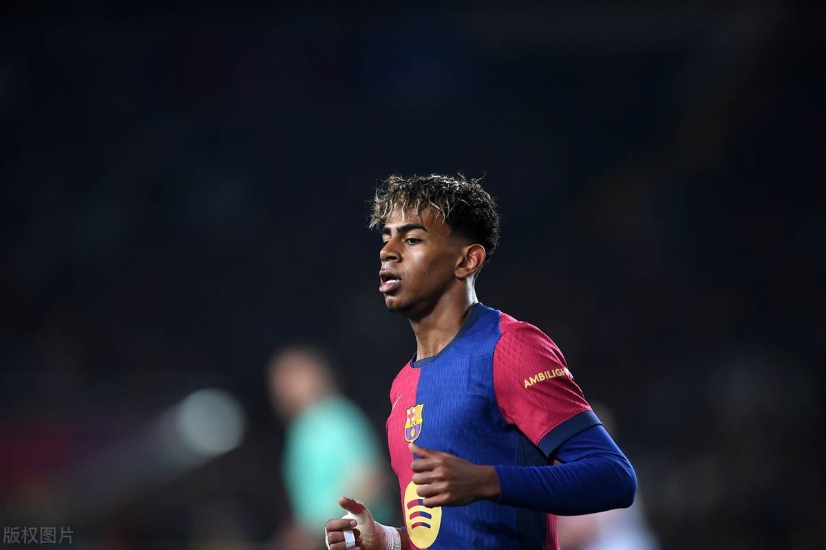 墙体与草丛 墙体与草丛